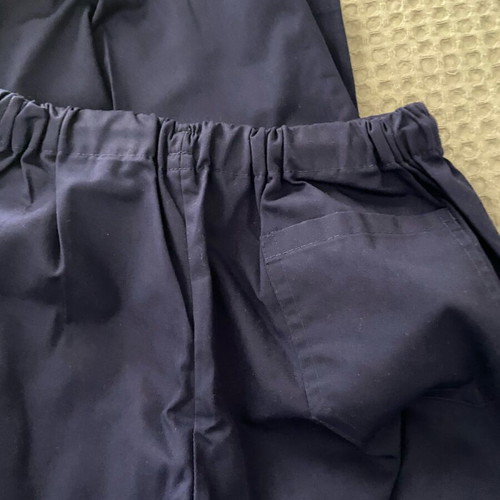 Scrubs 2 pants size large like new with pockets