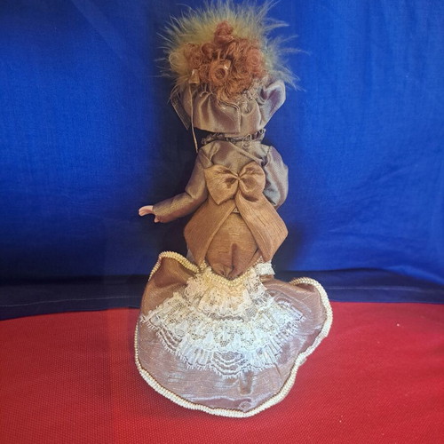 Jane Eyre porcelain doll collectible, like new, DeAgostini 2000