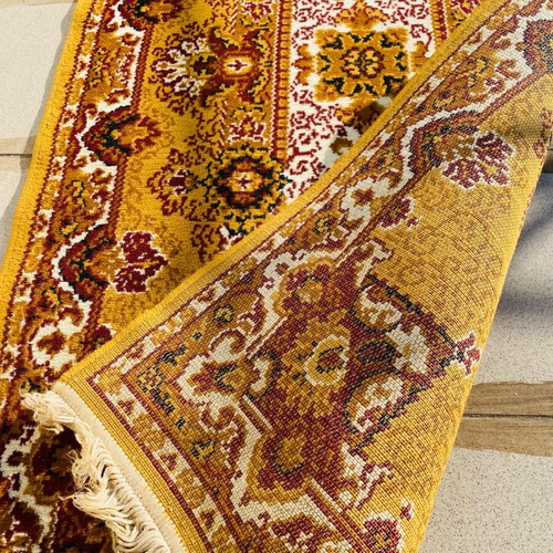 Runner carpet used, 3.25 meters long, 75 cm wide