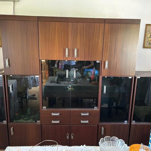 Living room showcase used, height 2m and length 3m