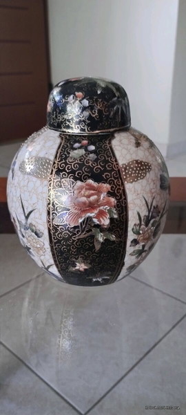 китайска ваза