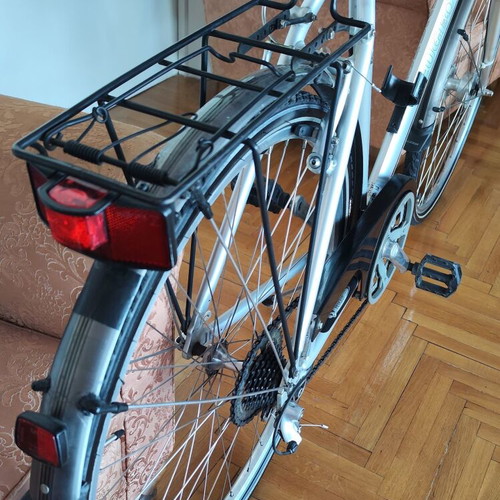 Peugeot Geneve 28 Inch Bicycle like new, silver, 2010 model