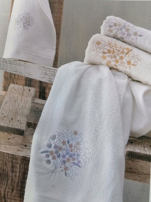 Towel set 3 pieces Rhythm new in box, Amantine design