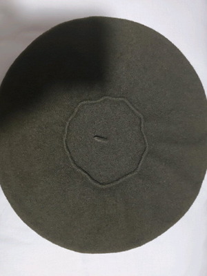 Beret in khaki color like new