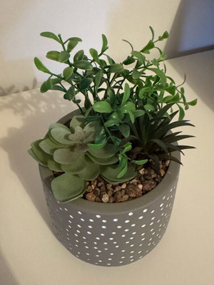 Decorative flowerpot