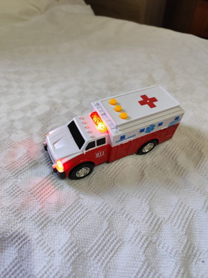 Ambulance Toy like new, fully functional with batteries