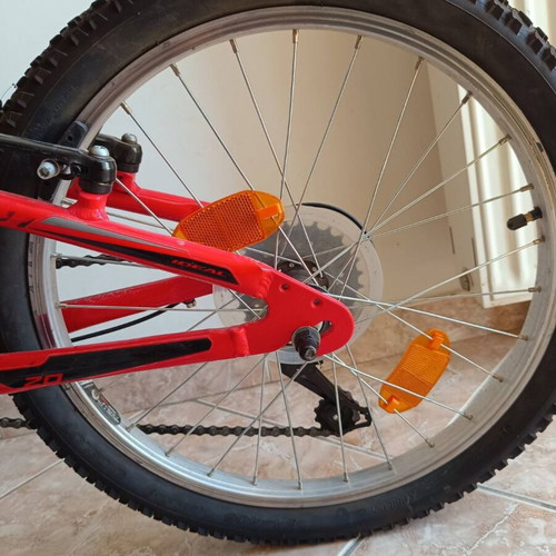 Ideal Strobe 20" children's mountain bike with aluminum frame, red, helmet included
