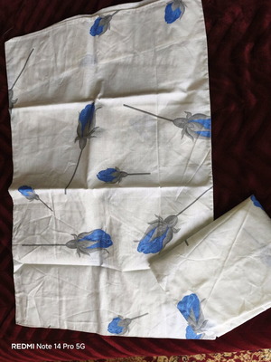 Vintage set of 2 white pillowcases with blue tulip design new