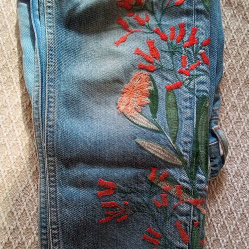 Zara Basic Denim jeans with flowers, straight fit, size 32
