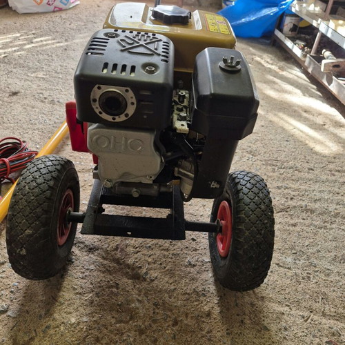 Yamakis Shaker Generator like new with rod and base