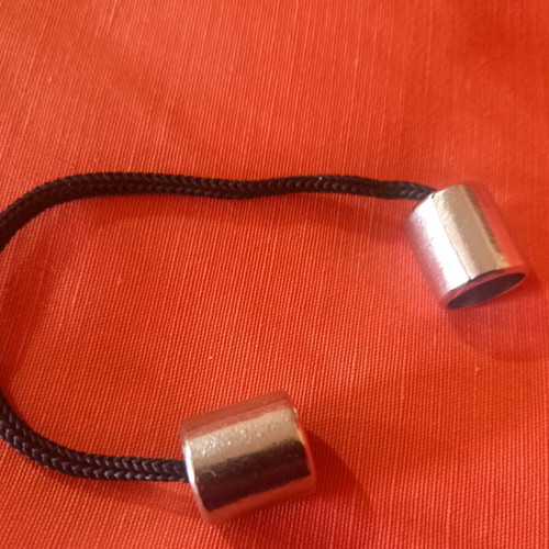 Fidget Begleri with Two Metal Beads used
