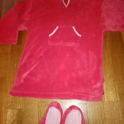 Bathrobe towel and slippers for 2-4 years like new
