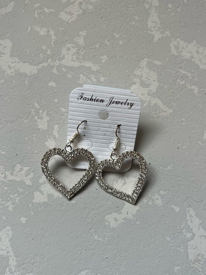 Heart-shaped earrings new, silver