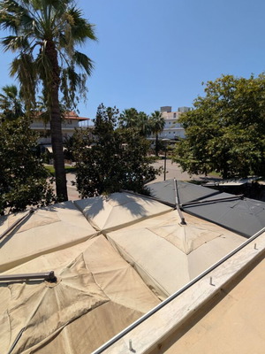 System of 8 umbrellas for outdoor commercial use