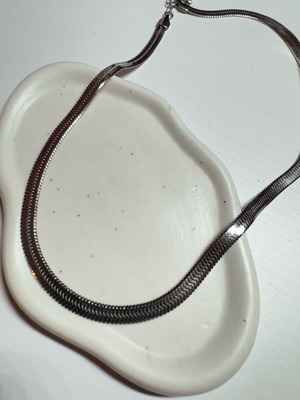 Neakline Snake necklace 41 cm new