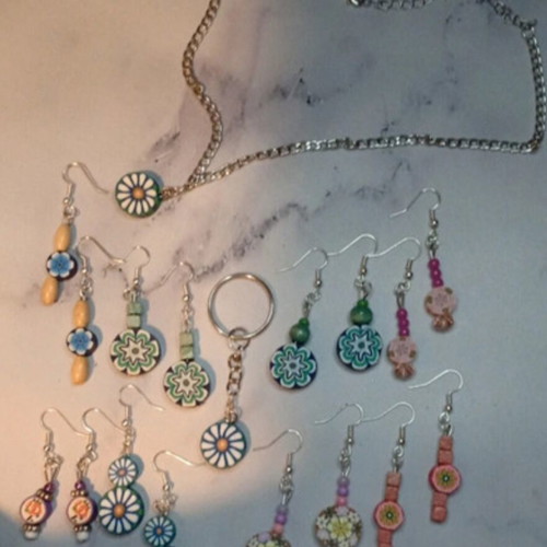Handmade magic set with 8 earrings, 1 keychain and 1 necklace, multicolor and silver