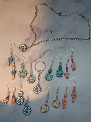 Handmade magic set with 8 earrings, 1 keychain and 1 necklace, multicolor and silver