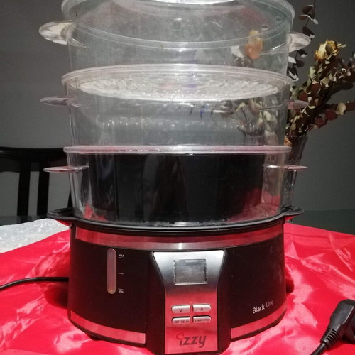 Steamer like new with three cooking levels