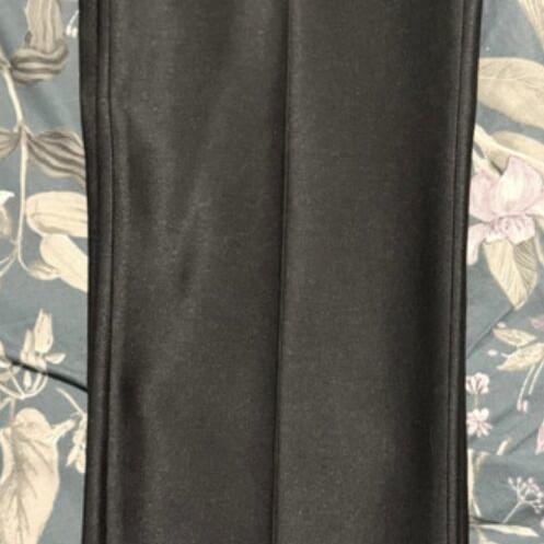 Men's black suit like new with tie, size L