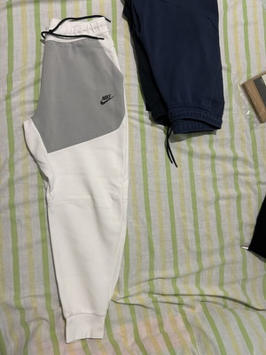 Nike Tech Fleece men's pants, white and grey, size M