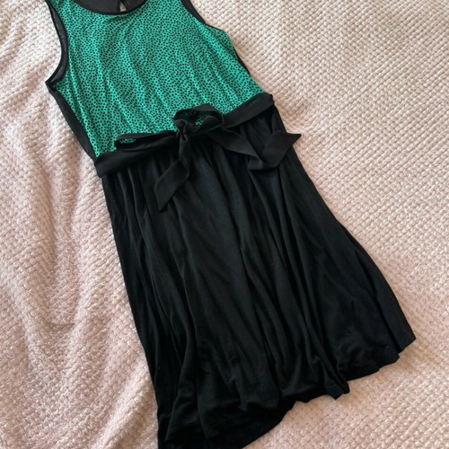 Mini sleeveless dress Pull & Bear like new, black and green