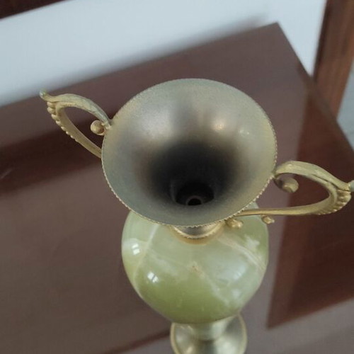 Onyx amphora like new with brass details 20th century