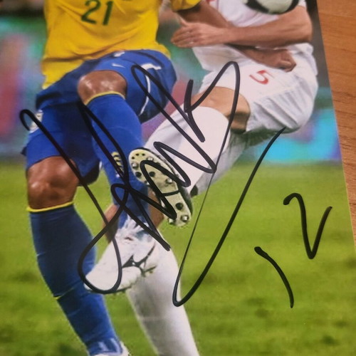 Authentic Hulk autograph on photo like new