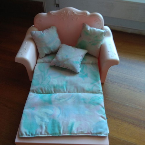 Barbie furniture like new, 2-in-1 bed-sofa and furniture
