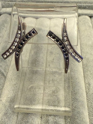 Ασημένια σκουλαρίκια Jenavi καινούργια με μαύρα και ασημί στοιχεία