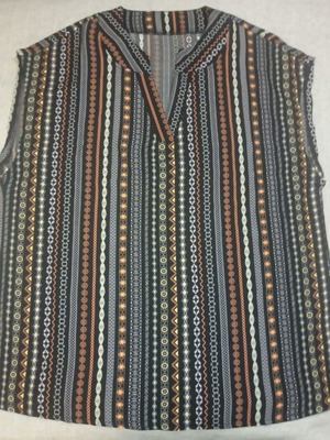 Boho top new, size S, geometric batwing style