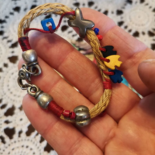 Pin set used, multicolored