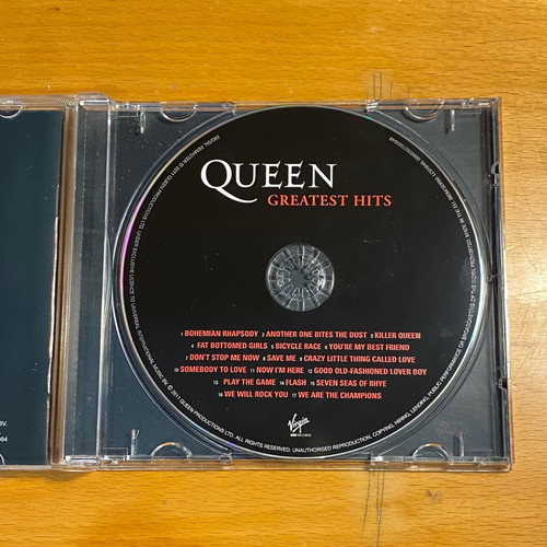 Queen Greatest Hits CD used