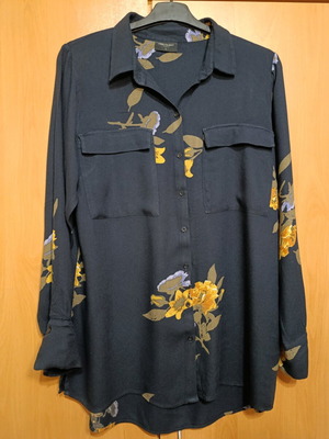 Freequent women's shirt size L like new, dark blue with floral print