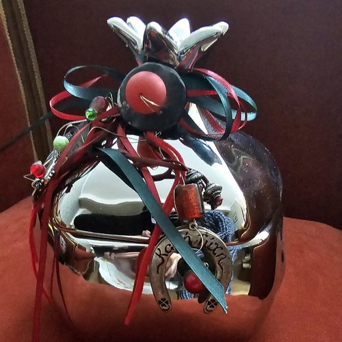 Silver pomegranate like new