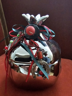 Silver pomegranate like new