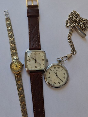Zaria, Caika, Raketa mechanical watches used, set of three