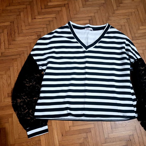 Bsb striped blouse with lace sleeves used, black and white, sizes S-L
