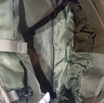 Laessig shoulder bag like new with multiple compartments