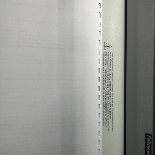 Fellowes PB100 binding machine used, 7-sheet punching, 16mm spiral