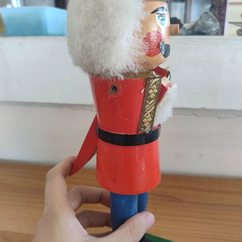 Wooden nutcracker used, war veteran without hands