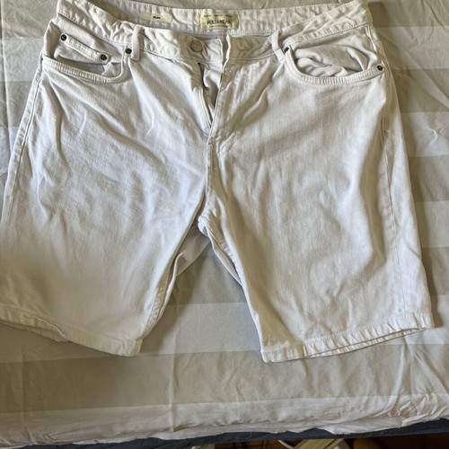 Jean shorts size L white like new