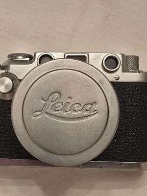 Leica φωτογραφική μηχανή μεταχειρισμένη με θήκη, φακό και φωτόμετρο