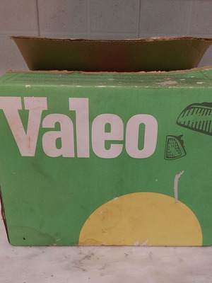Genuine front right headlight Peugeot 304 1972 new Valeo