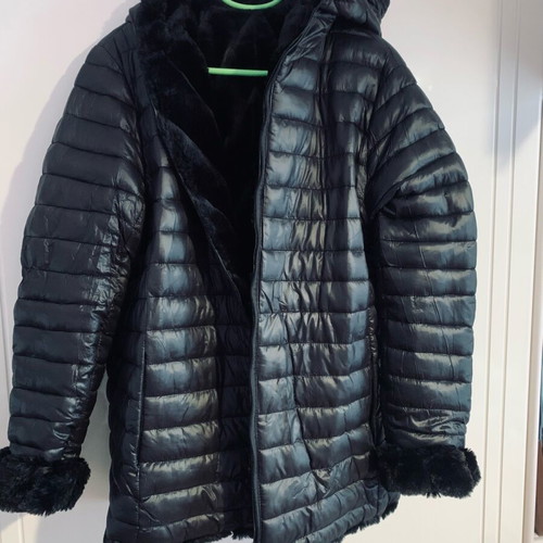 Women's reversible coat with fur and hood like new, black