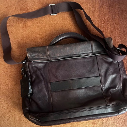 Piquadro leather messenger bag like new, brown