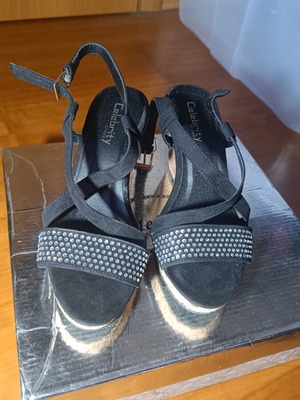 Celebrity black platform shoes like new