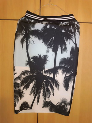 Zara midi skirt used, size medium, multicolor