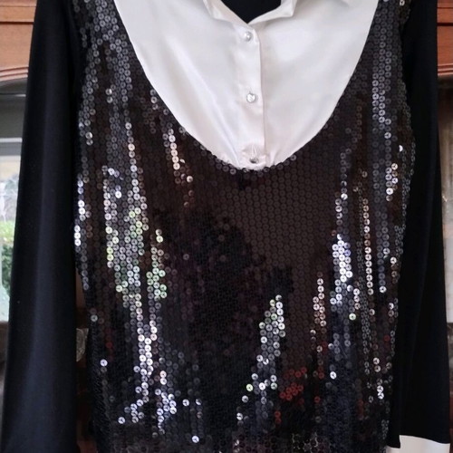 Sequin blouse like new, size M, black and white