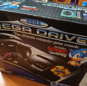 Αυθεντικό SEGA MEGA DRIVE - Πλήρες με Όλα τα Καλώδια & Χειριστήριο!