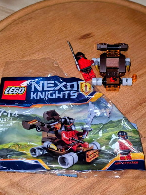 LEGO Nexo Knights The Lava Slinger set like new